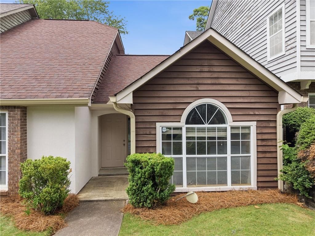 2 bedroom, 2 bathroom, 1,262 sq ft townhouse sold at 3747 Wetherburn Drive, Clarkston, GA 30021