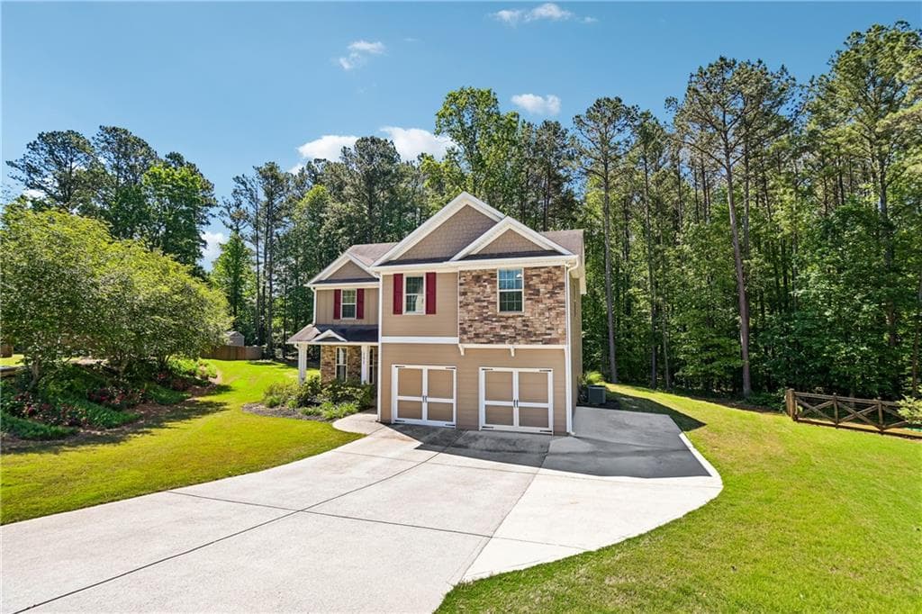 3 bedroom, 2 bathroom, 2,301 sq ft single family residence sold at 252 Stone Lake Drive, Dallas, GA 30157