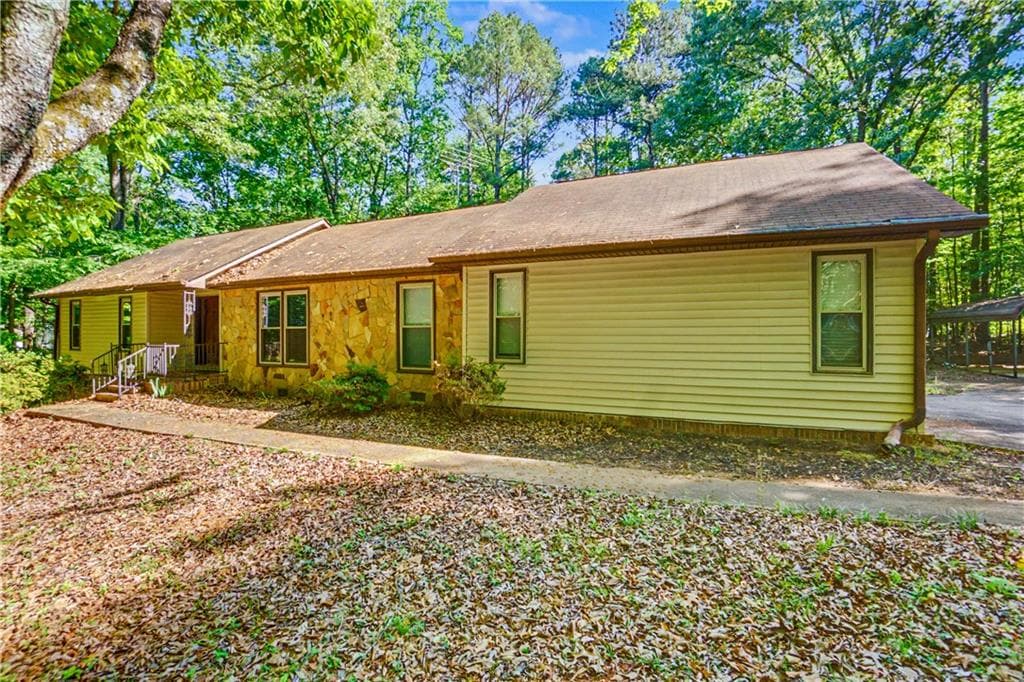 3 bedroom, 3 bathroom, 2,831 sq ft single family residence sold at 130 Windhaven Court, Stockbridge, GA 30281
