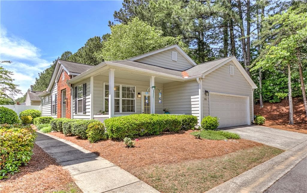 2 bedroom, 2 bathroom, 982 sq ft single family residence sold at 105 Windcroft Circle, Acworth, GA 30101