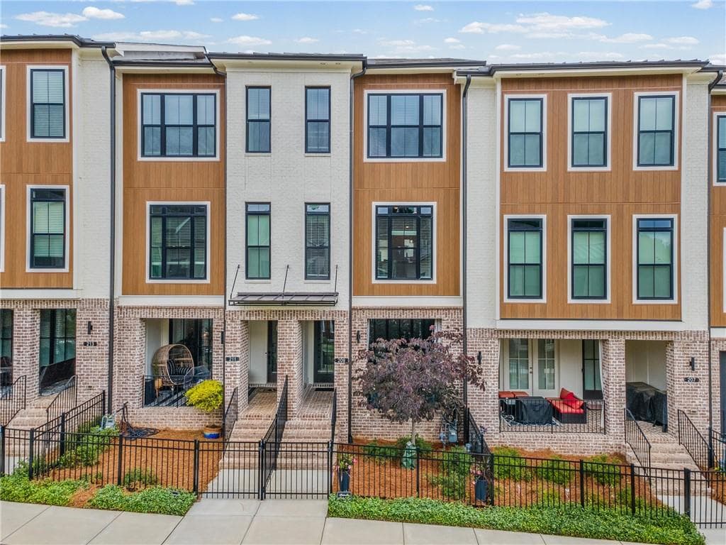 209 Downing Drive, Alpharetta, GA 30022 — most recent listing photo