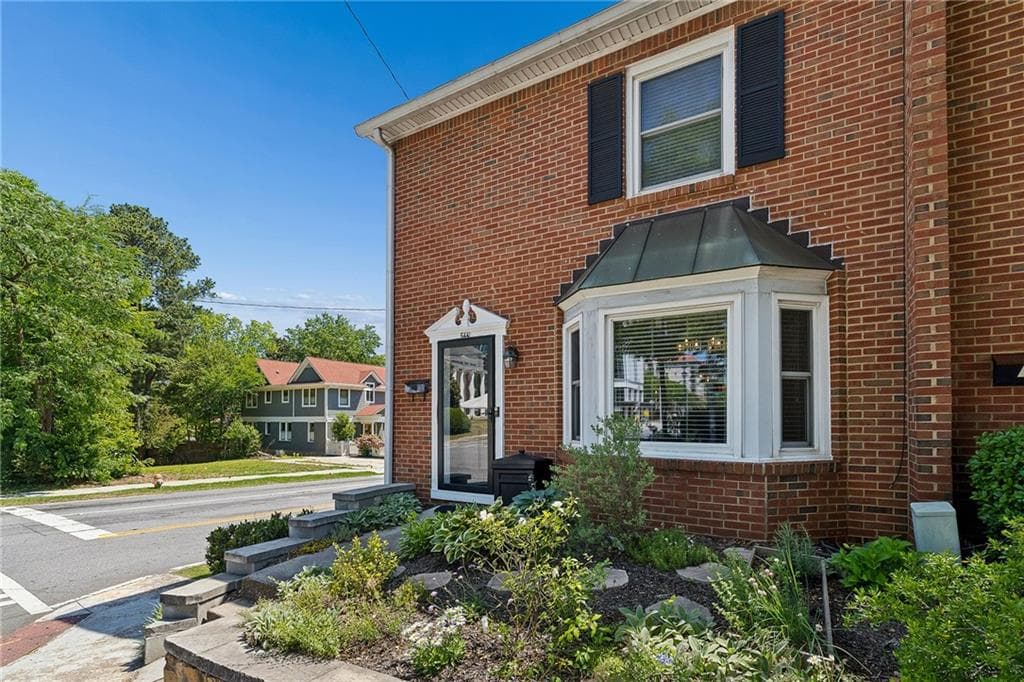 544 Commerce Drive, Decatur, GA 30030 — most recent listing photo