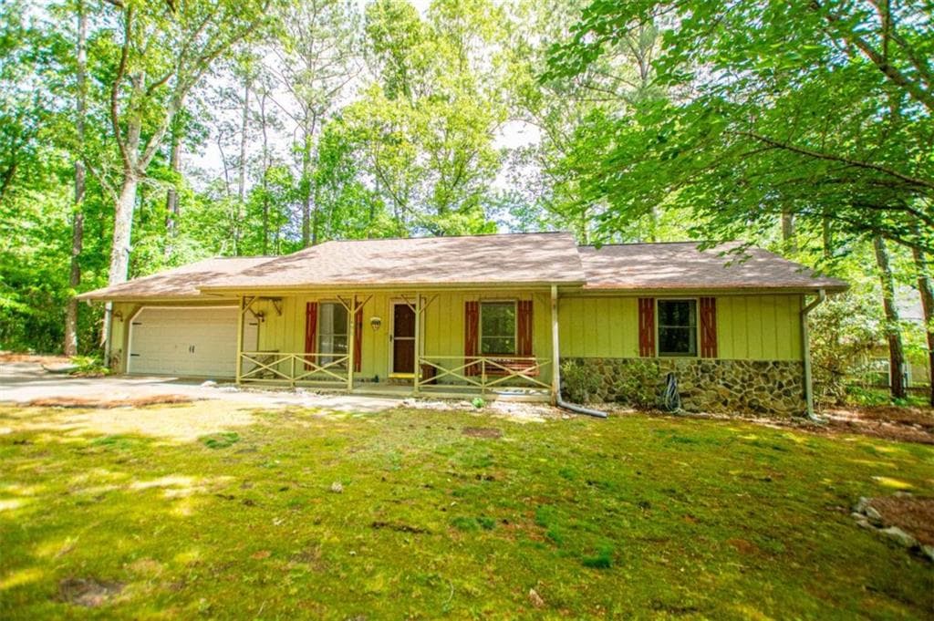3 bedroom, 2 bathroom, 1,652 sq ft single family residence for sale at 1499 Stonington Court, Villa Rica, GA 30180