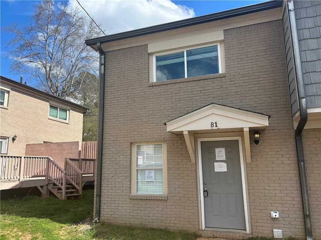 2 bedroom, 3 bathroom, 1,728 sq ft townhouse for sale at 2604 Campbellton Road 1B, Atlanta, GA 30311