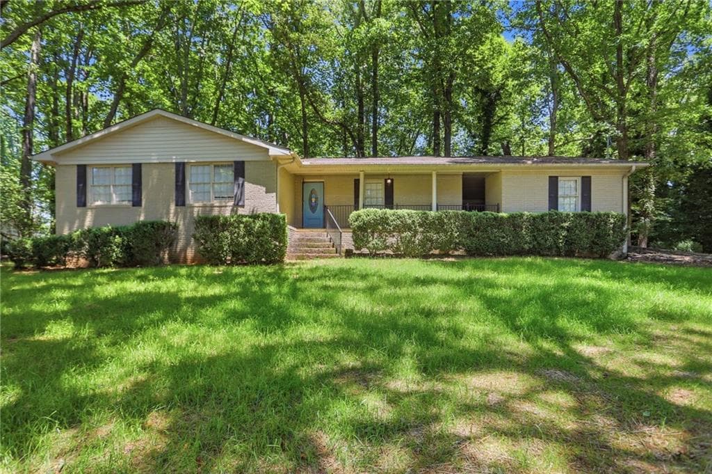3 bedroom, 2 bathroom, 1,880 sq ft single family residence for sale at 3082 Lake Ranch Drive, Gainesville, GA 30506