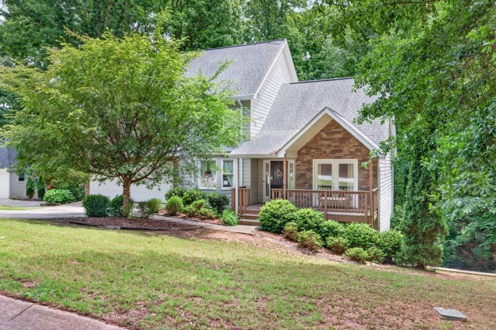 3 bedroom, 3 bathroom, 2,479 sq ft single family residence sold at 465 Emerald Parkway, Sugar Hill, GA 30518