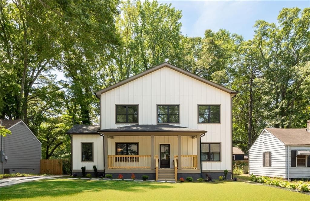 4 bedroom, 4 bathroom, 2,774 sq ft single family residence sold at 1432 SW BLUEFIELD Drive, Atlanta, GA 30310