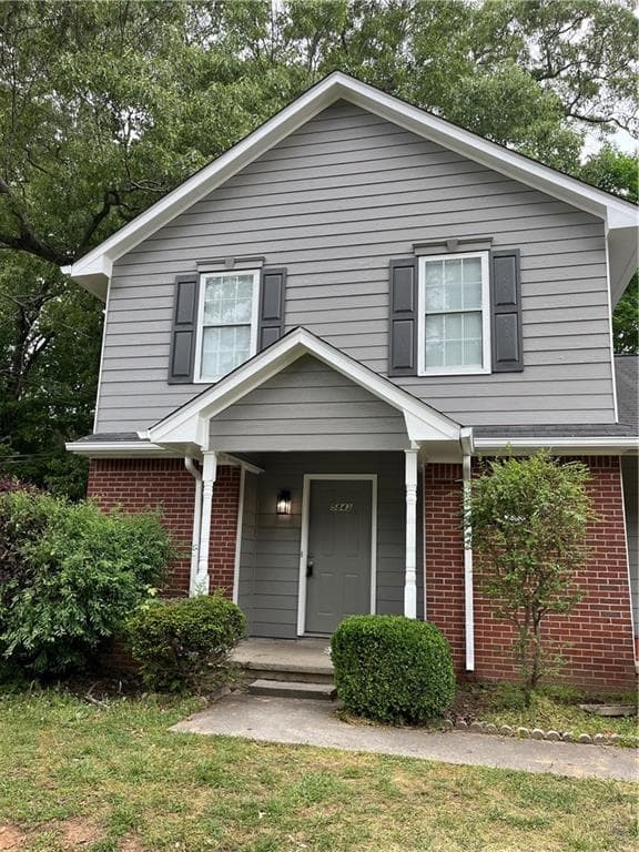 3 bedroom, 3 bathroom, 2,453 sq ft duplex for rent at 5843 Summerglen Lane, Atlanta, GA 30349 for $1,695 a month