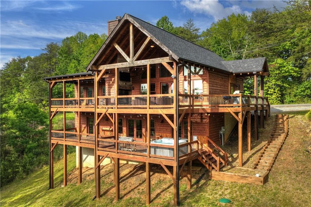3 bedroom, 4 bathroom, 3,144 sq ft single family residence for sale at 3804 Aska Road, Blue Ridge, GA 30513