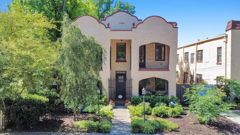 1 bedroom, 1 bathroom, 680 sq ft condominium sold at 305 Atlanta Avenue 4, Atlanta, GA 30315