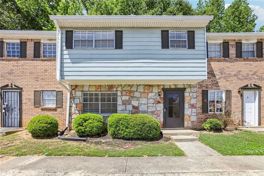3 bedroom, 3 bathroom, 1,340 sq ft condominium sold at 4701 Flat Shoals Road 39F, Union City, GA 30291