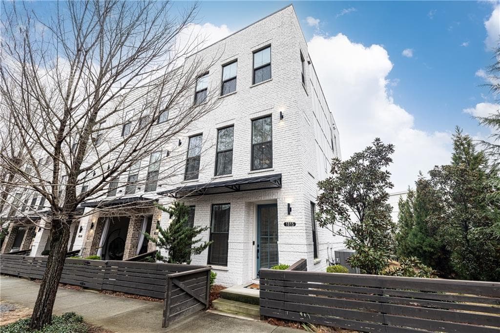 1815 La Dawn Lane, Atlanta, GA 30318 — most recent listing photo