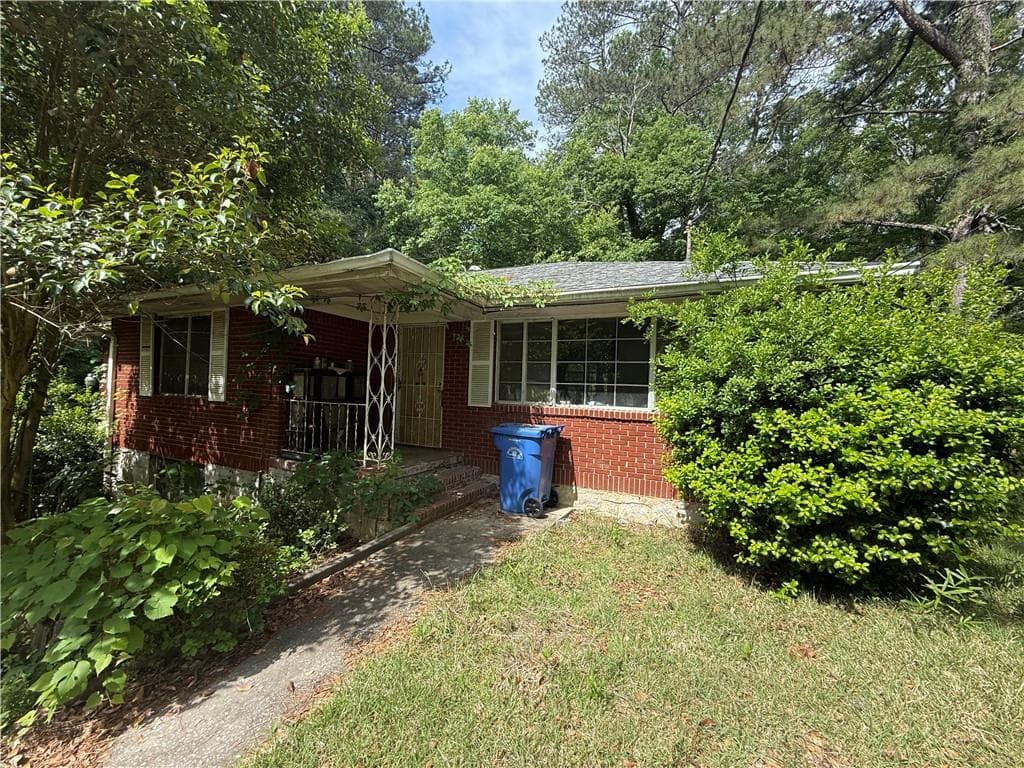 4 bedroom, 2 bathroom, 1,554 sq ft single family residence sold at 2195 Barge Road, Atlanta, GA 30331