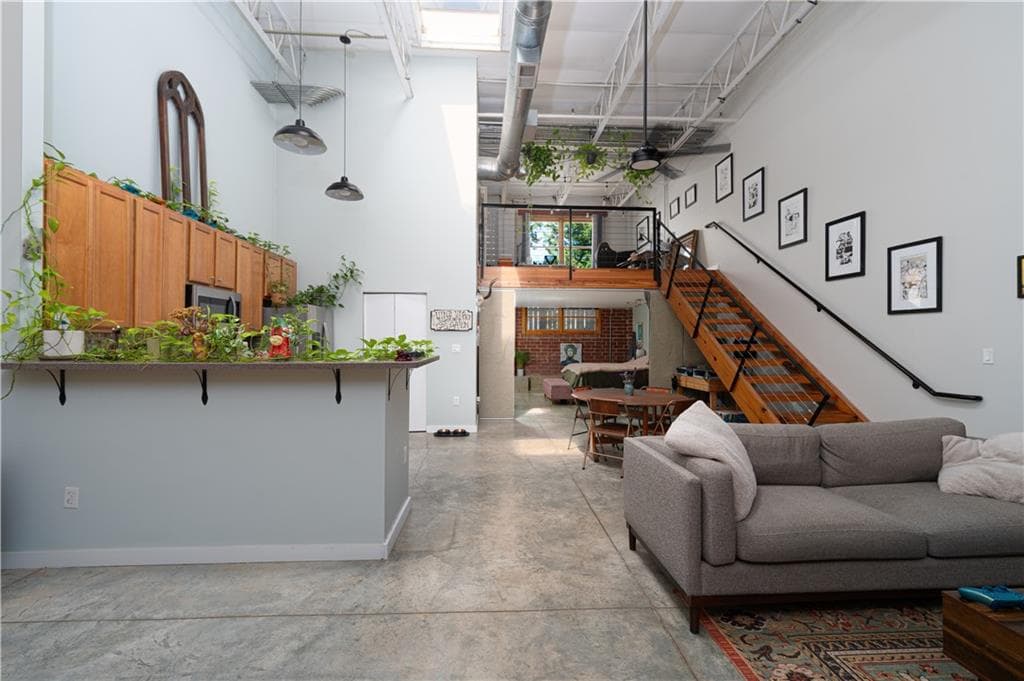 2 bedroom, 2 bathroom, 1,480 sq ft condominium sold at 174 Chester Avenue 142, Atlanta, GA 30316