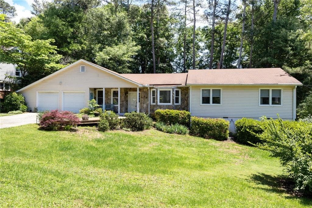3 bedroom, 2 bathroom, 1,512 sq ft single family residence sold at 390 Sarsen Trail, Marietta, GA 30064