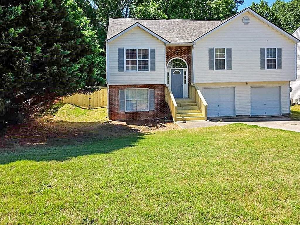 4 bedroom, 3 bathroom, 1,928 sq ft single family residence sold at 2710 Kayla Court, Atlanta, GA 30349