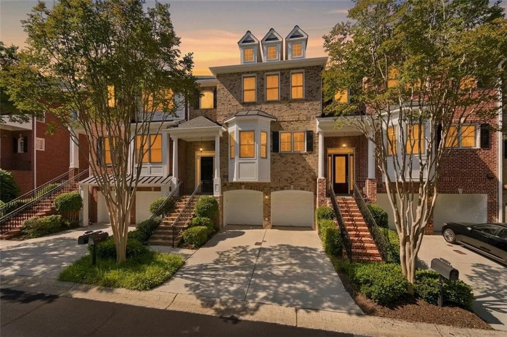 3 bedroom, 4 bathroom, 3,484 sq ft townhouse sold at 5858 Riverstone Circle 13, Atlanta, GA 30339