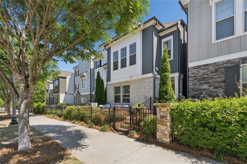 1061 Kirkland Circle, Smyrna, GA 30080 — most recent listing photo