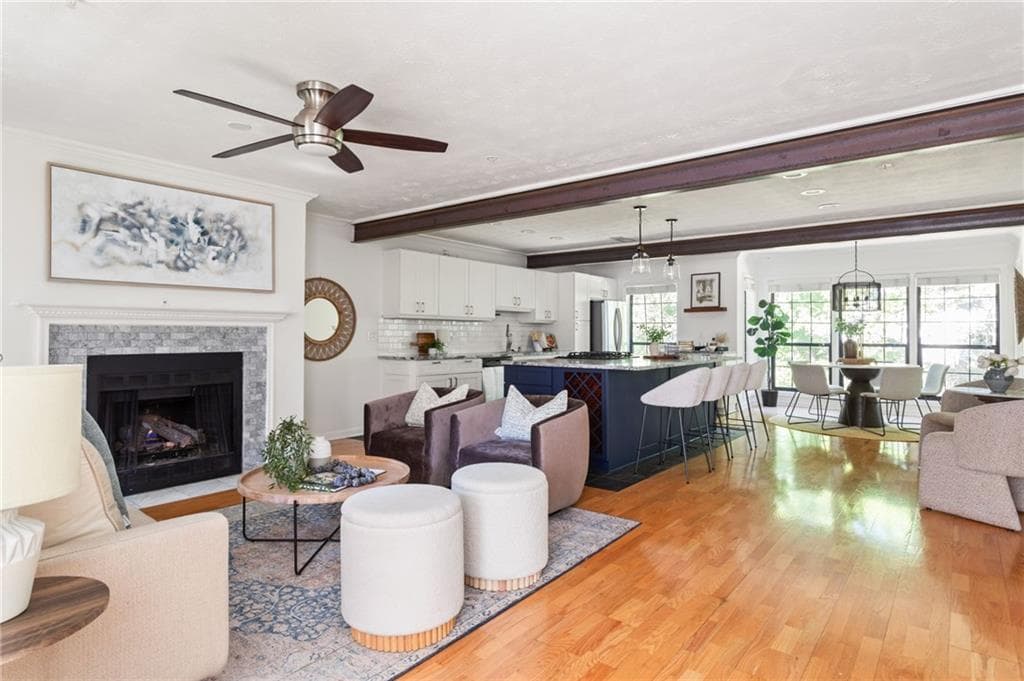 2 bedroom, 2 bathroom, 1,350 sq ft condominium sold at 2606 Vinings Central Drive, Atlanta, GA 30339