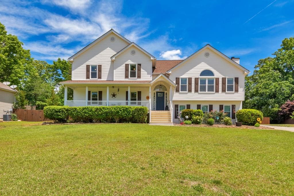 4 bedroom, 3 bathroom, 3,200 sq ft single family residence sold at 79 Riverstone Way, Jasper, GA 30143