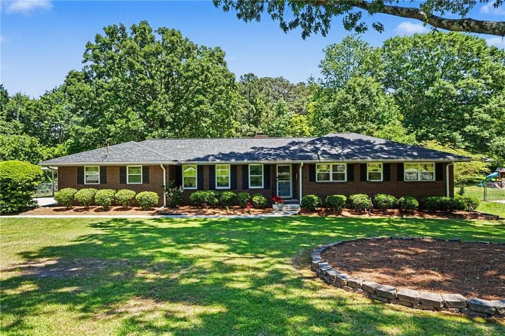 3 bedroom, 2 bathroom, 2,050 sq ft single family residence sold at 2122 Timber Lane, Snellville, GA 30078