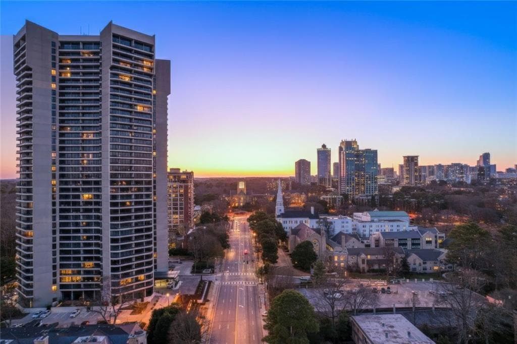3 bedroom, 4 bathroom, 4,003 sq ft condominium sold at 2660 Peachtree Road 20D&E, Atlanta, GA 30305