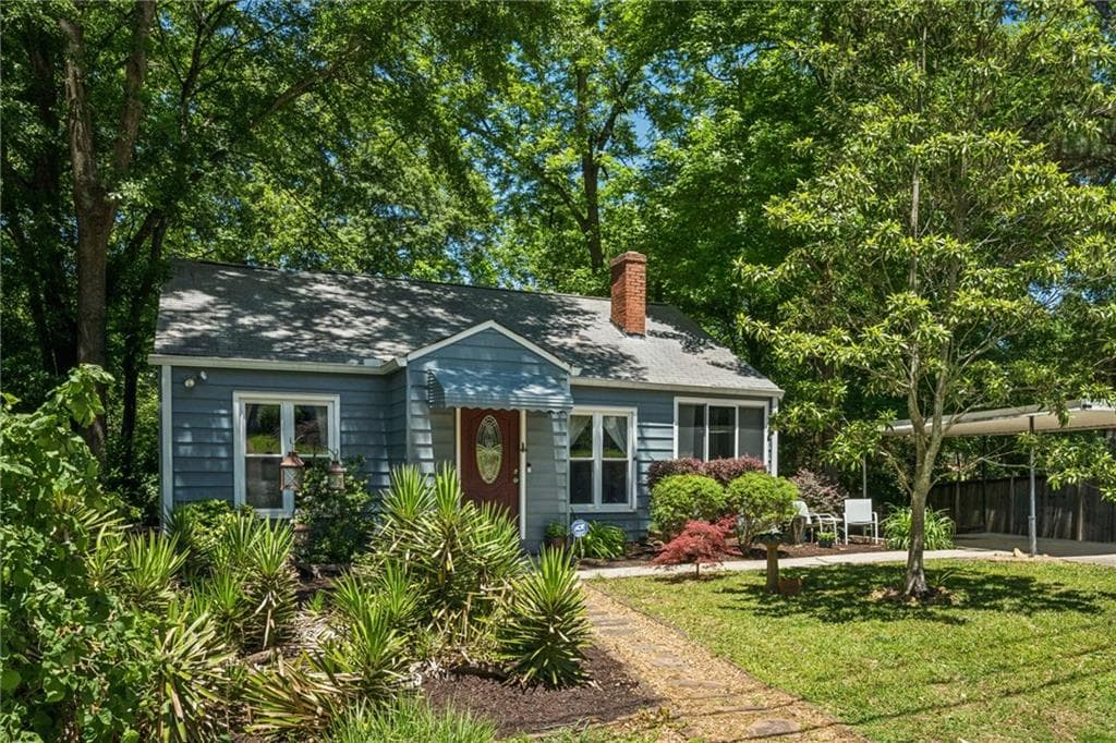 2 bedroom, 1 bathroom, 919 sq ft single family residence sold at 1825 Dorsey Avenue, Atlanta, GA 30344