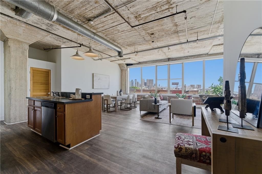 2 bedroom, 2 bathroom, 2,027 sq ft condominium for sale at 505 Whitehall Street 401, Atlanta, GA 30303