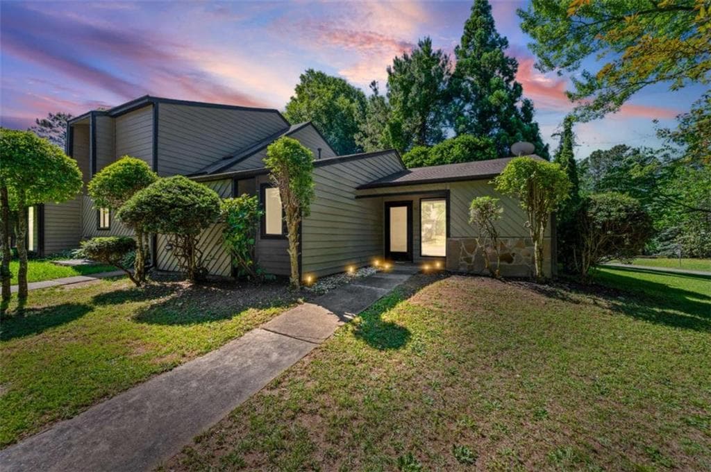 1 bedroom, 1 bathroom, 980 sq ft townhouse sold at 260 Toweridge Drive, Marietta, GA 30064