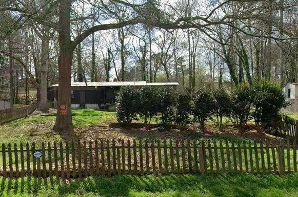 3 bedroom, 1 bathroom, 1,230 sq ft single family residence for sale at 90 SE Valley Trail, Acworth, GA 30101