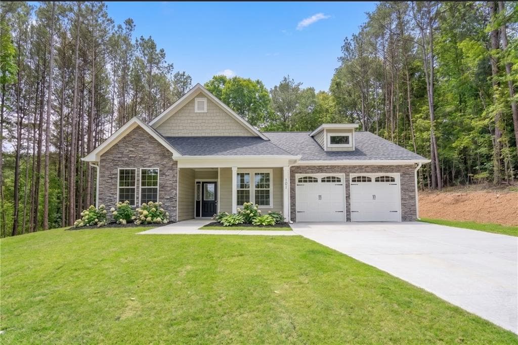 3 bedroom, 3 bathroom, 2,400 sq ft single family residence for sale at 2013 Deer Crossing, Rocky Face, GA 30740