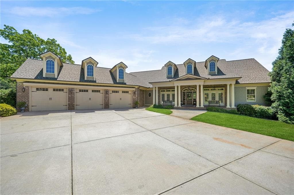 5 bedroom, 6 bathroom, 3,890 sq ft single family residence sold at 428 Fox Valley Drive, Monroe, GA 30656