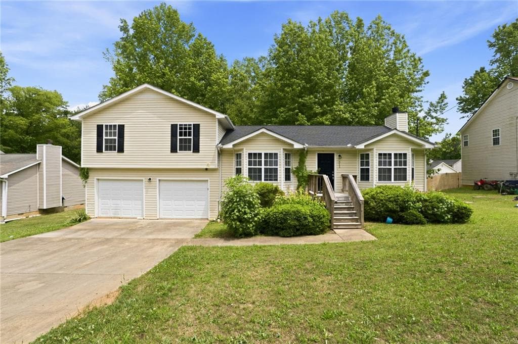 3 bedroom, 3 bathroom, 1,700 sq ft single family residence under contract at 511 Brentwood Boulevard, Palmetto, GA 30268