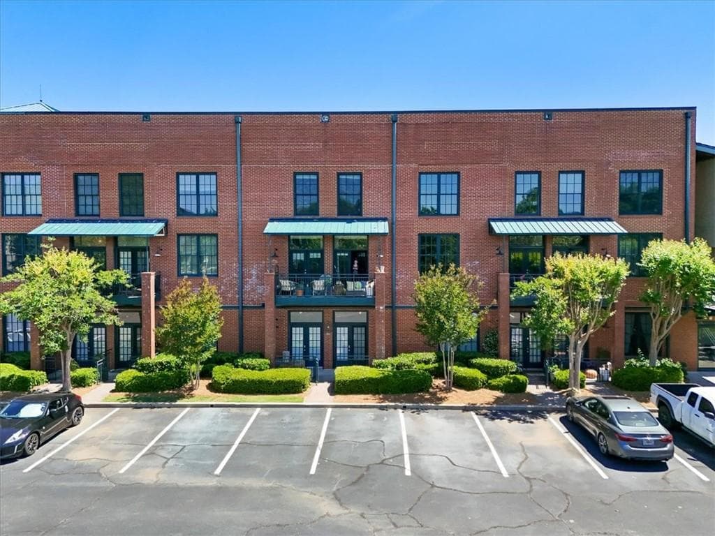 1725 Liberty Lane, Roswell, GA 30075 — most recent listing photo