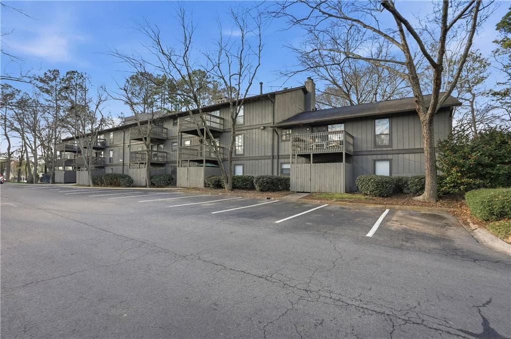2 bedroom, 2 bathroom, 1,320 sq ft condominium sold at 101 Cedar Court, Marietta, GA 30067