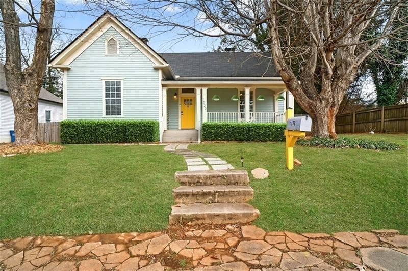 3 bedroom, 2 bathroom, 1,920 sq ft single family residence sold at 1033 White Oak Avenue, Atlanta, GA 30310