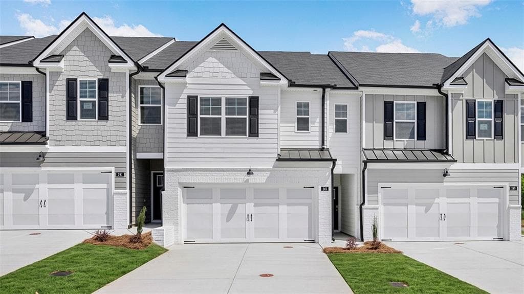 3 bedroom, 3 bathroom townhouse for sale at 242 Sound Circle, Stockbridge, GA 30281
