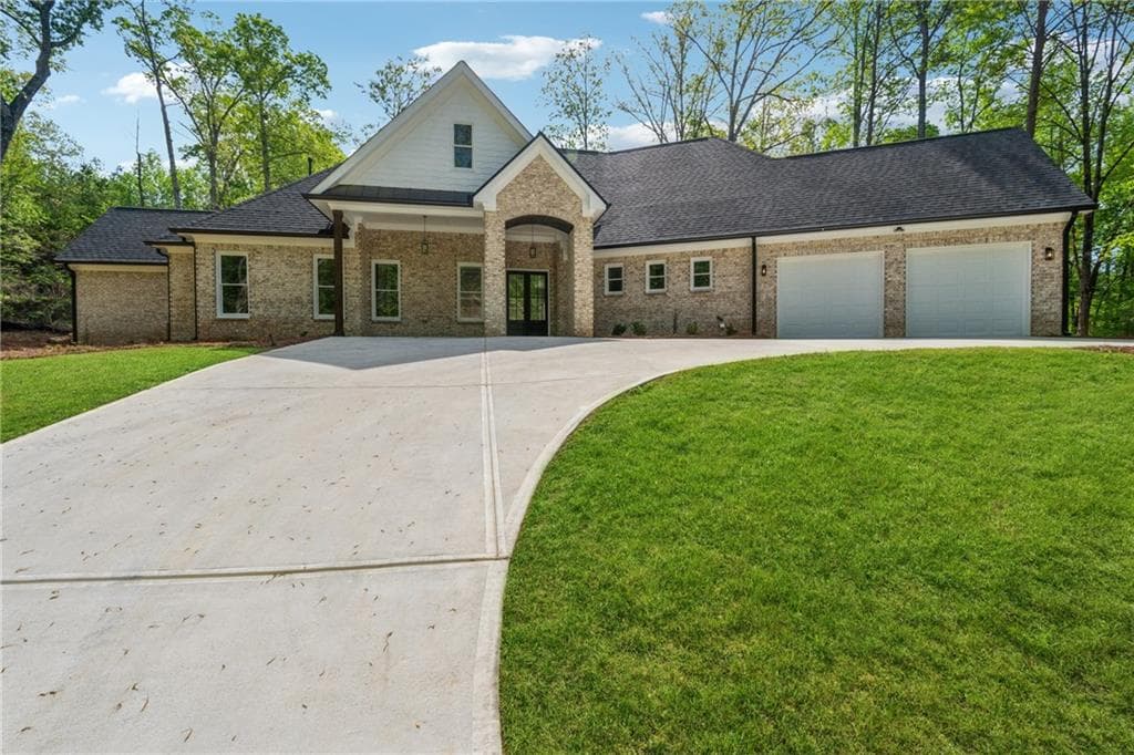 4 bedroom, 3 bathroom, 3,517 sq ft single family residence sold at 6029 Wellington Avenue, Gainesville, GA 30506