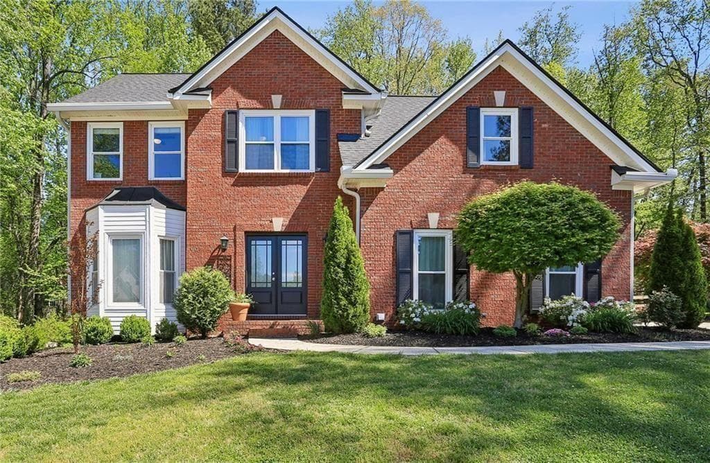 4 bedroom, 5 bathroom, 3,416 sq ft single family residence sold at 1655 River Oak, Roswell, GA 30075