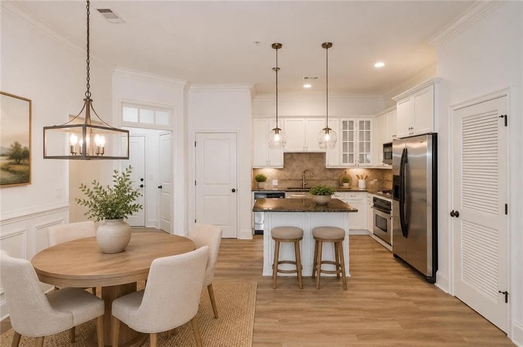 2 bedroom, 2 bathroom, 1,164 sq ft condominium sold at 11 PERIMETER Center 1303, Dunwoody, GA 30346