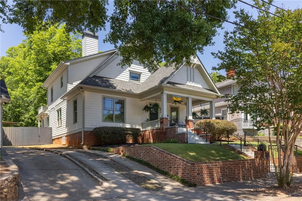 5 bedroom, 4 bathroom, 3,404 sq ft single family residence sold at 266 Atlanta Avenue, Atlanta, GA 30315