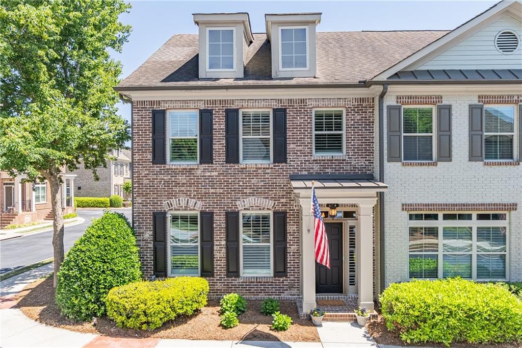 3 bedroom, 3 bathroom, 1,867 sq ft townhouse sold at 300 Barbados Lane, Suwanee, GA 30024