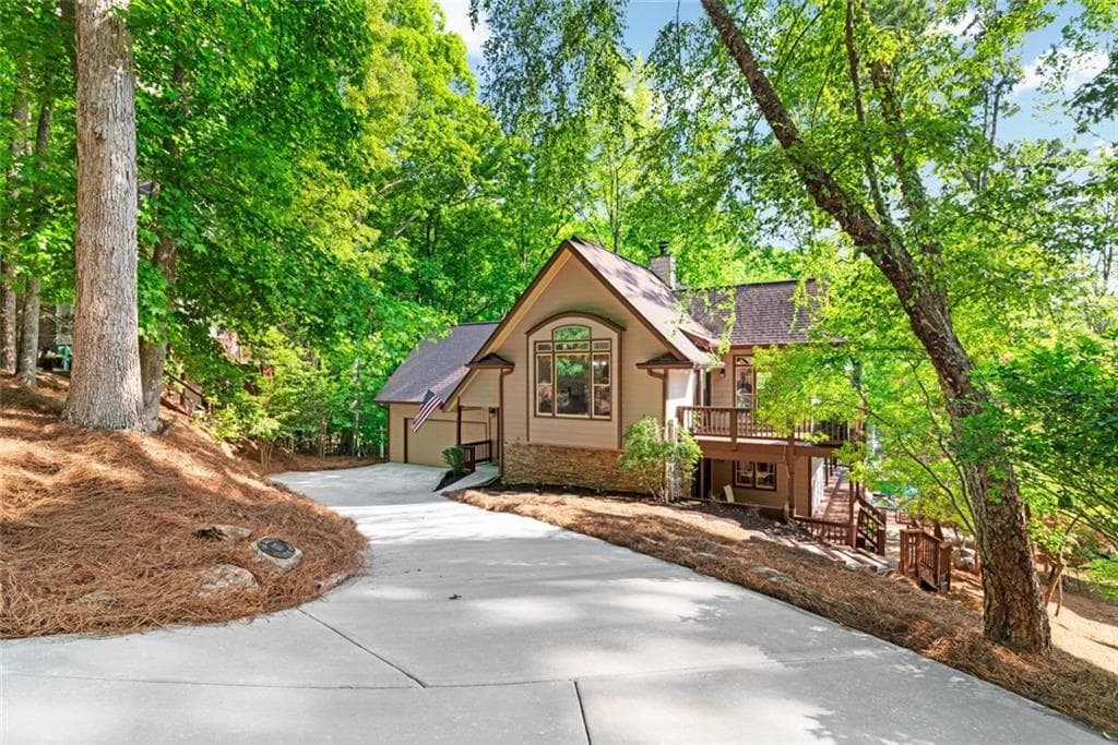 3 bedroom, 4 bathroom, 3,378 sq ft single family residence sold at 117 Sycamore Court, Waleska, GA 30183