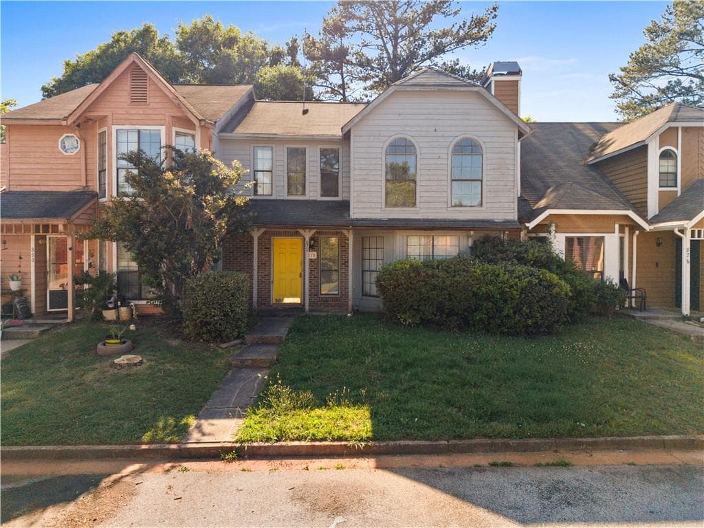 3 bedroom, 3 bathroom, 1,284 sq ft townhouse sold at 878 Heritage Oaks Drive, Stone Mountain, GA 30088