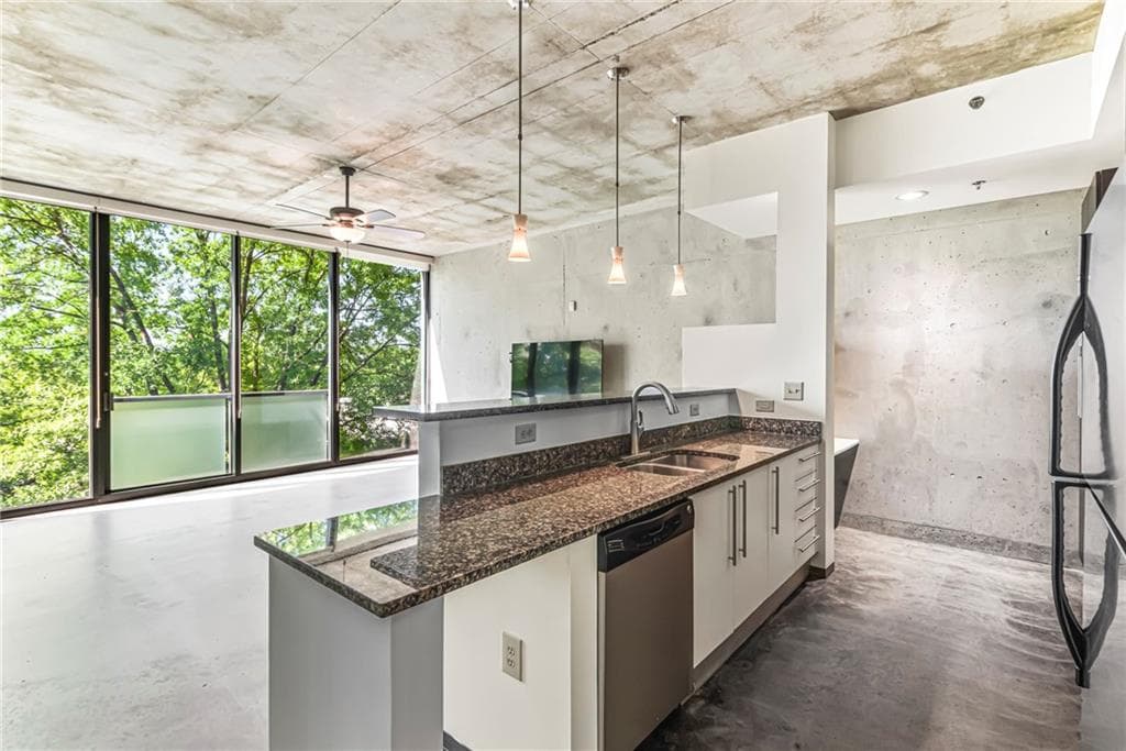 2 bedroom, 1 bathroom, 1,025 sq ft condominium for sale at 480 John Wesley Dobbs Avenue 422, Atlanta, GA 30312