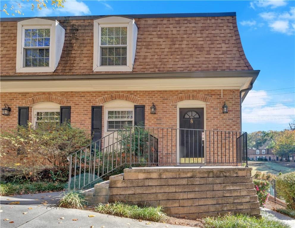 2 bedroom, 3 bathroom, 1,354 sq ft condominium for sale at 1261 Lavista Road E-8, Atlanta, GA 30324