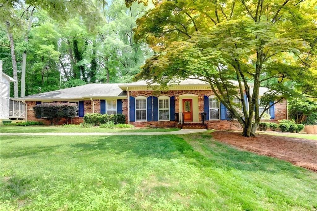 3 bedroom, 2 bathroom, 2,900 sq ft single family residence sold at 1571 Rochelle Court, Dunwoody, GA 30338