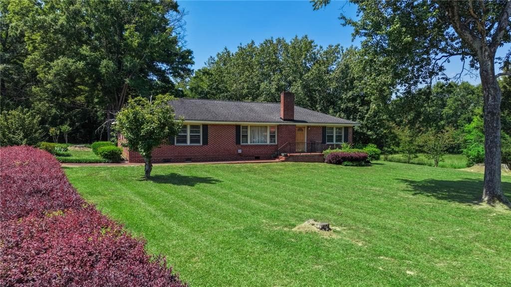 3 bedroom, 2 bathroom, 1,664 sq ft single family residence sold at 126 Jones Street, Summerville, GA 30747