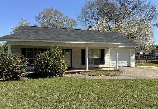 3 bedroom, 2 bathroom, 1,358 sq ft single family residence under contract at 85 Nomad Circle, Kinsey, AL 36303
