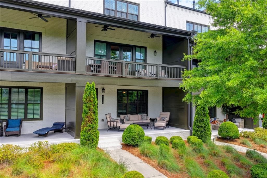 4 bedroom, 4 bathroom, 2,888 sq ft townhouse sold at 6770 Whitman Walk, Alpharetta, GA 30005